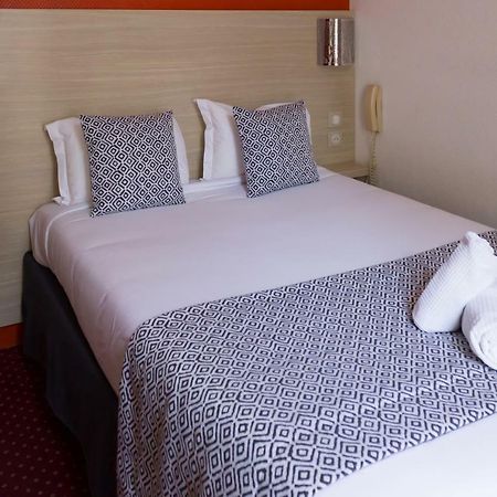 Hotel De Paris La Defense Пюто Екстериор снимка