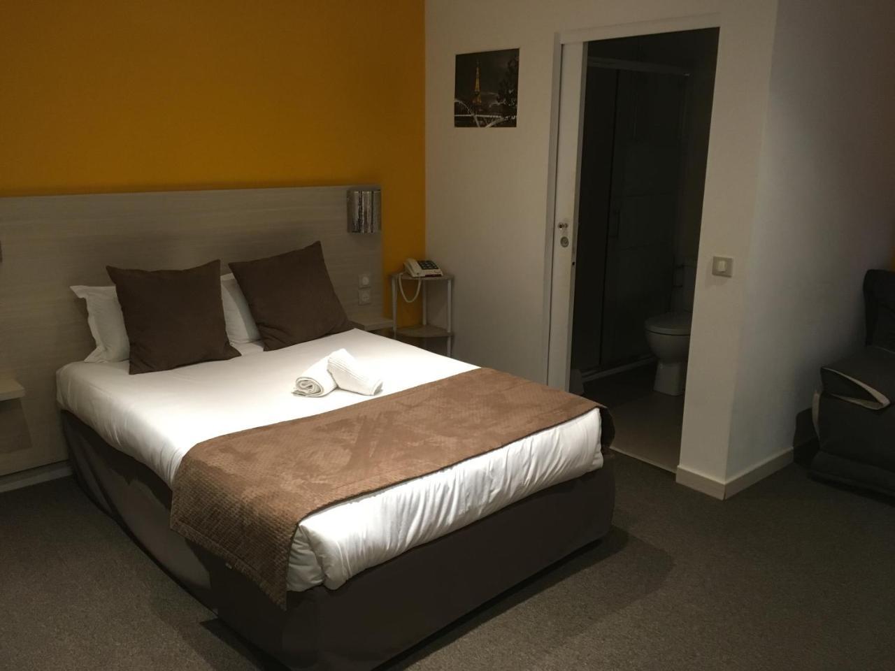 Hotel De Paris La Defense Пюто Екстериор снимка