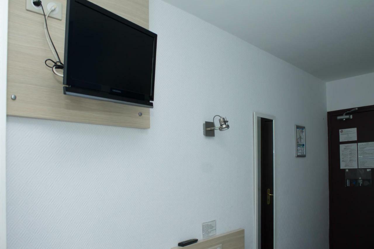 Hotel De Paris La Defense Пюто Екстериор снимка