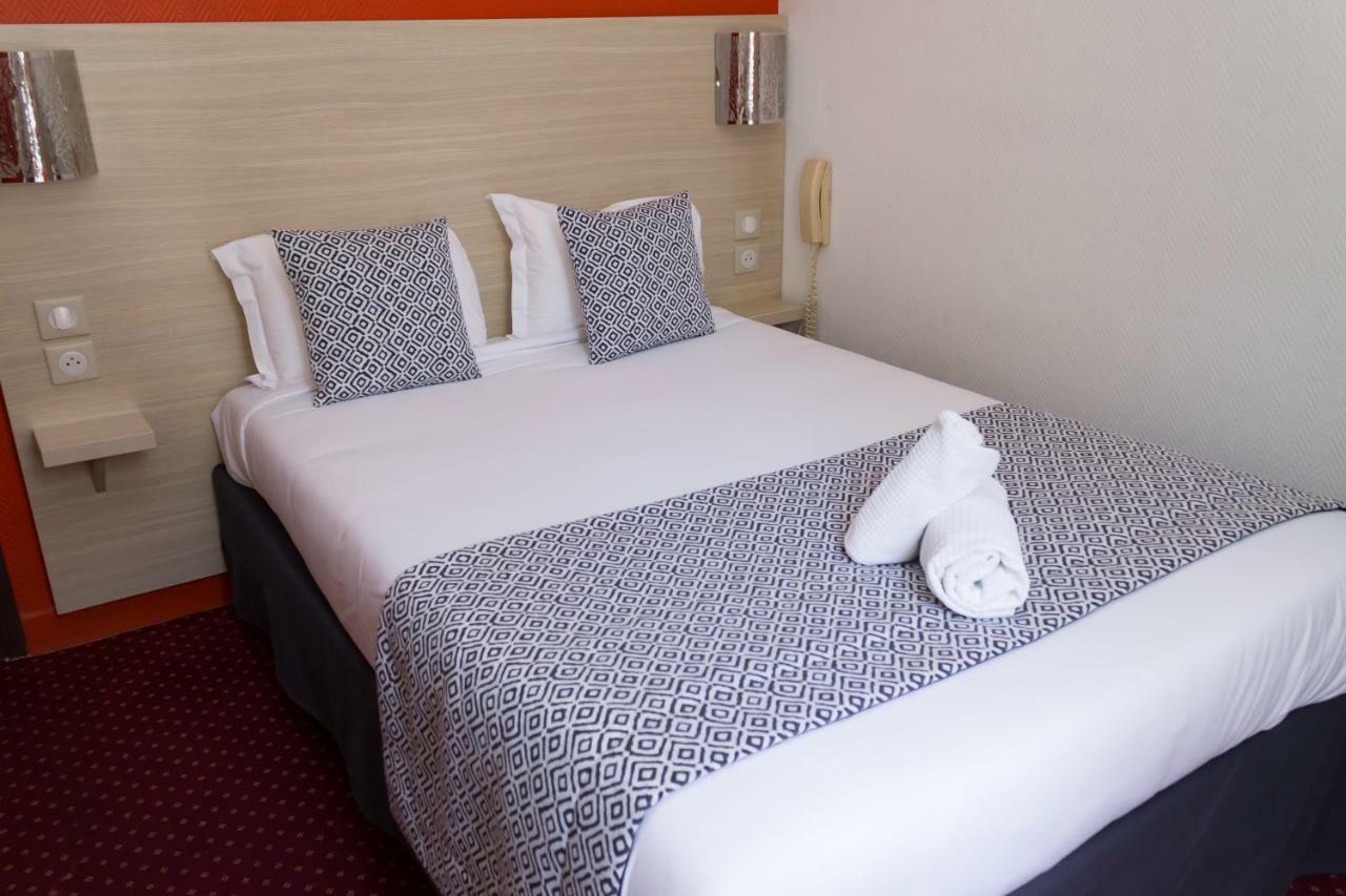 Hotel De Paris La Defense Пюто Екстериор снимка
